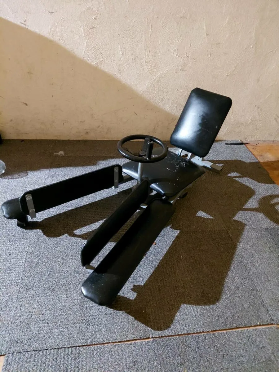 Martial arts leg stretcher - Image 1