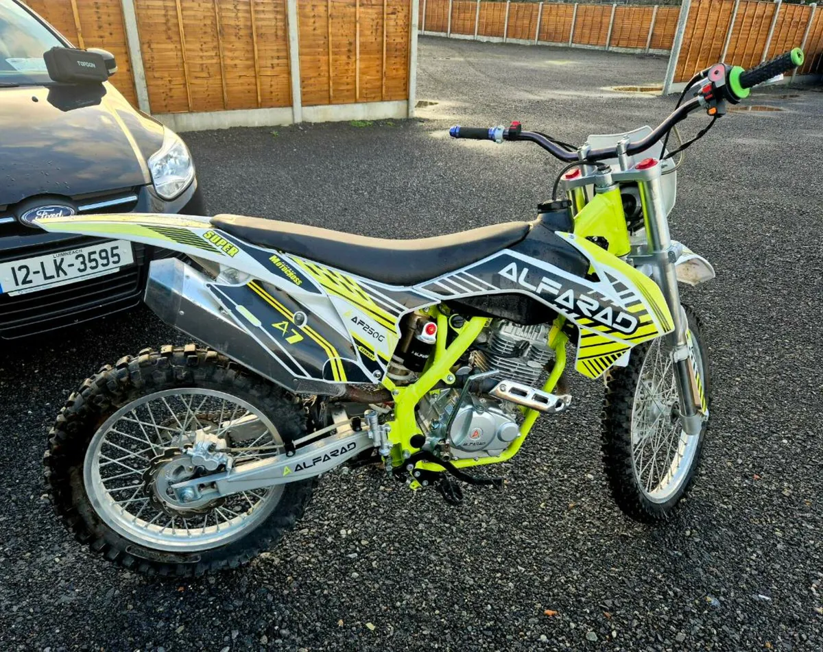 ALFARAD 250cc DIRT BIKE - Image 1