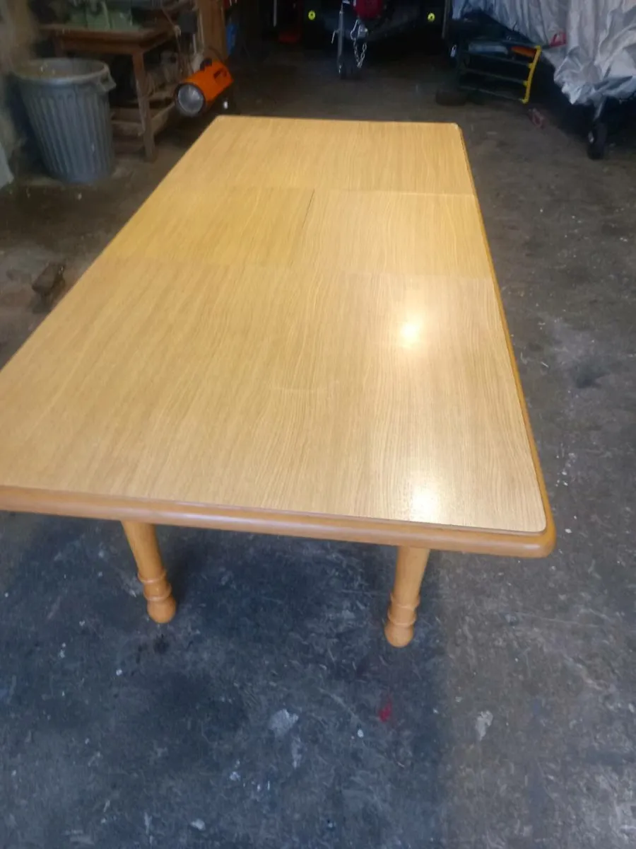 Kitchen table - Image 1