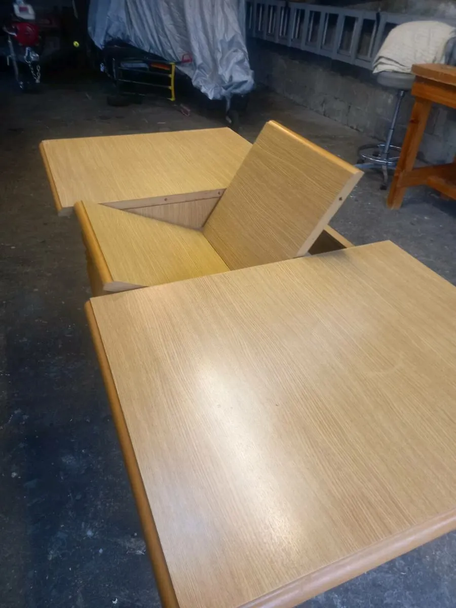 Kitchen table - Image 2