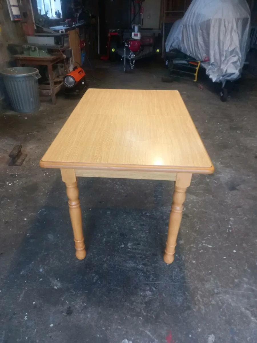 Kitchen table - Image 3