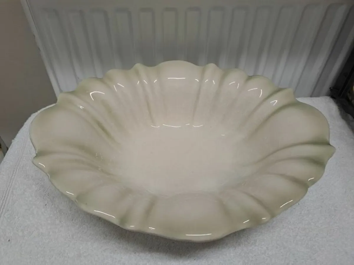 Large oval bowl light green - Image 2