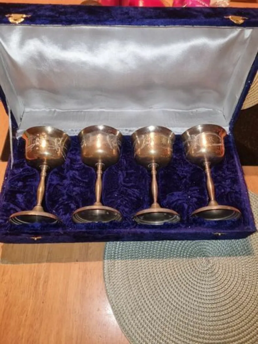 Set of 4 large silver-plated goblets - Image 1