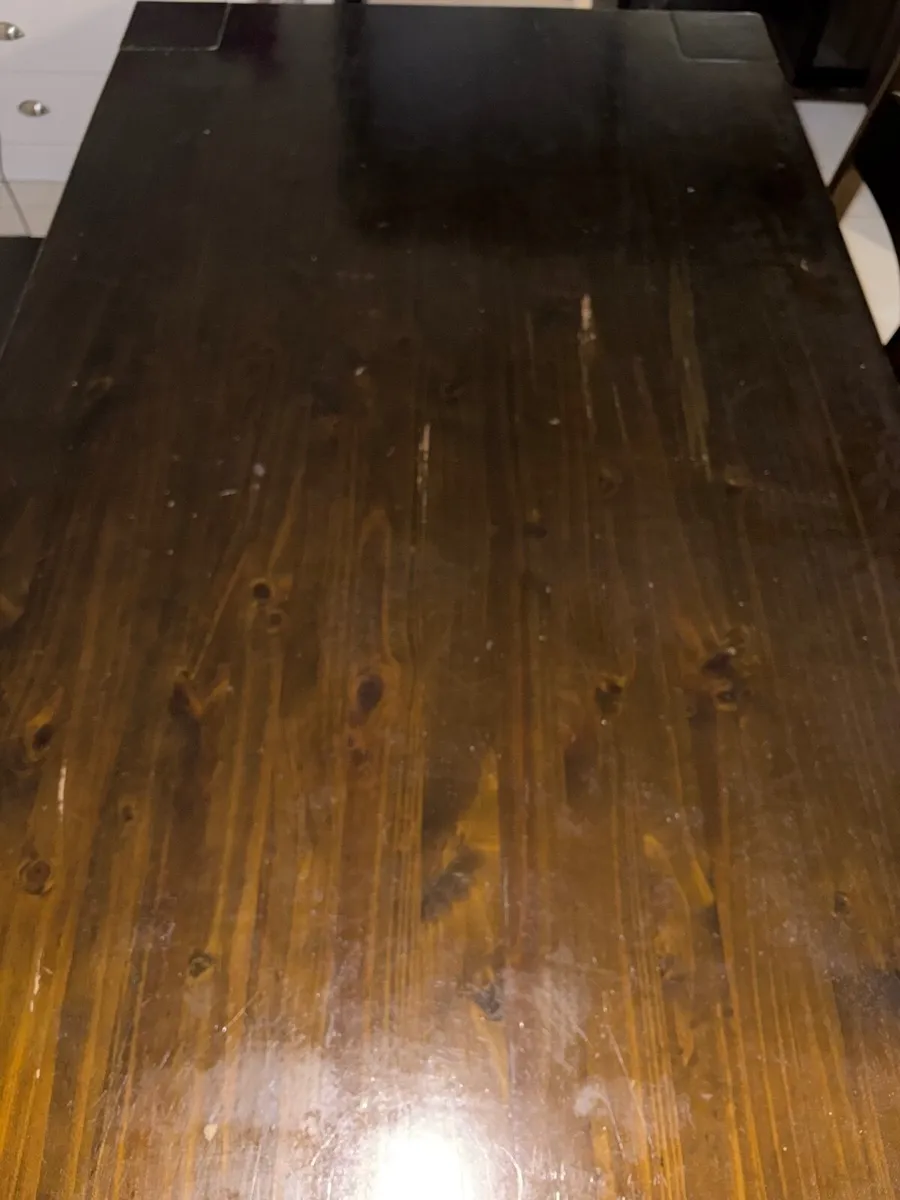 Dining room table - Image 1