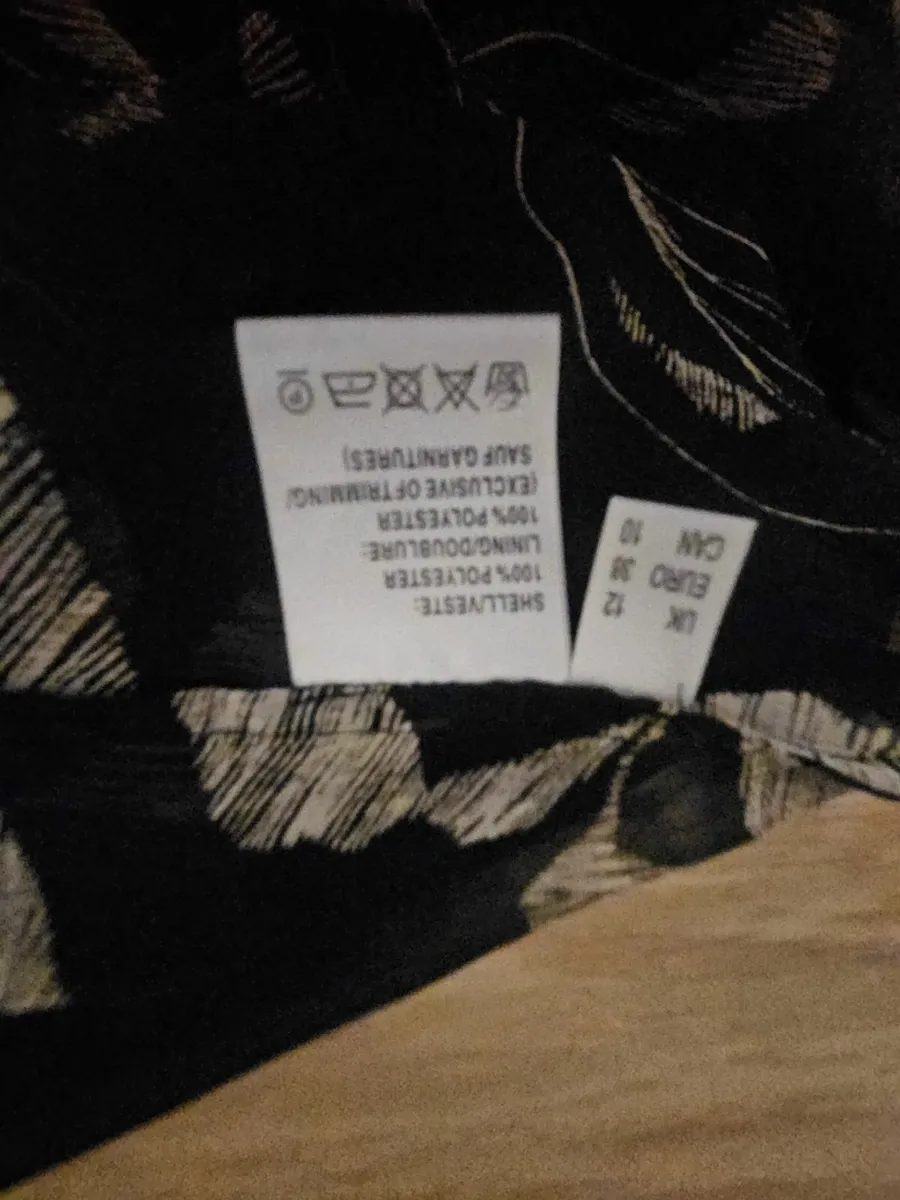 Black and silver top - Image 1