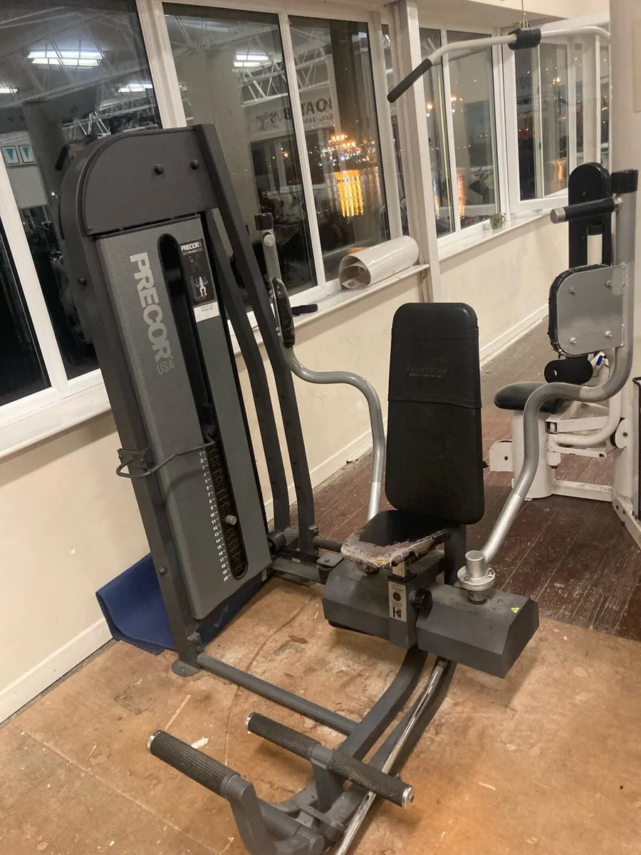 Pec deck machine - Image 1