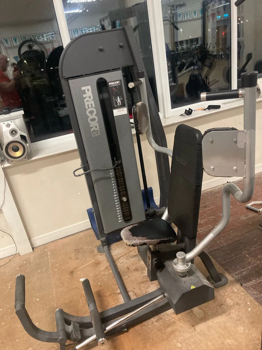 Pec deck machine - Image 2