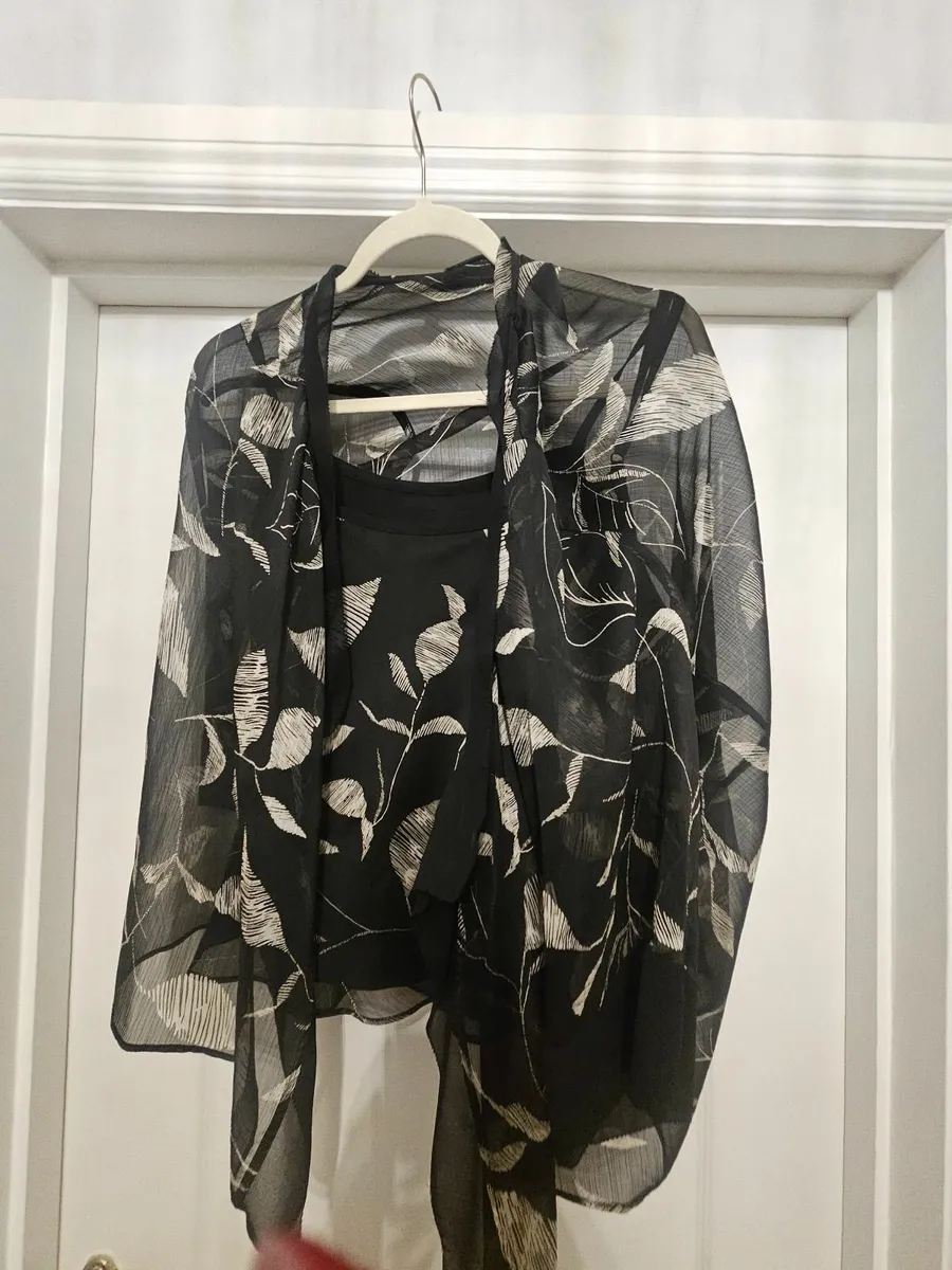 Black and silver top - Image 3