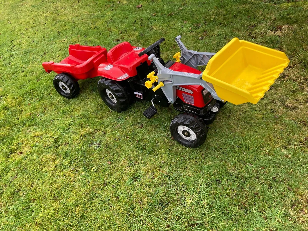 Ride on tractor and trailer - Image 1
