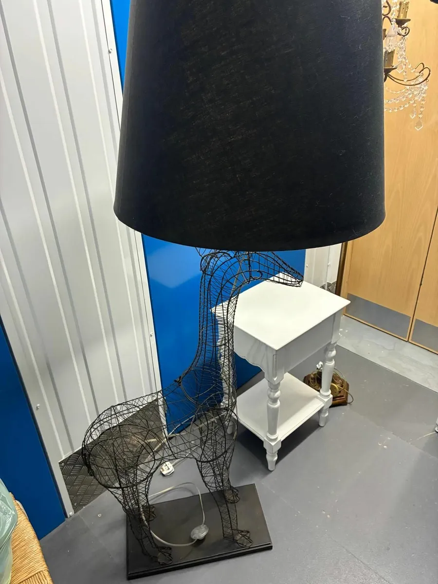 Pottery barn Giraffe Floor lamp - Image 3