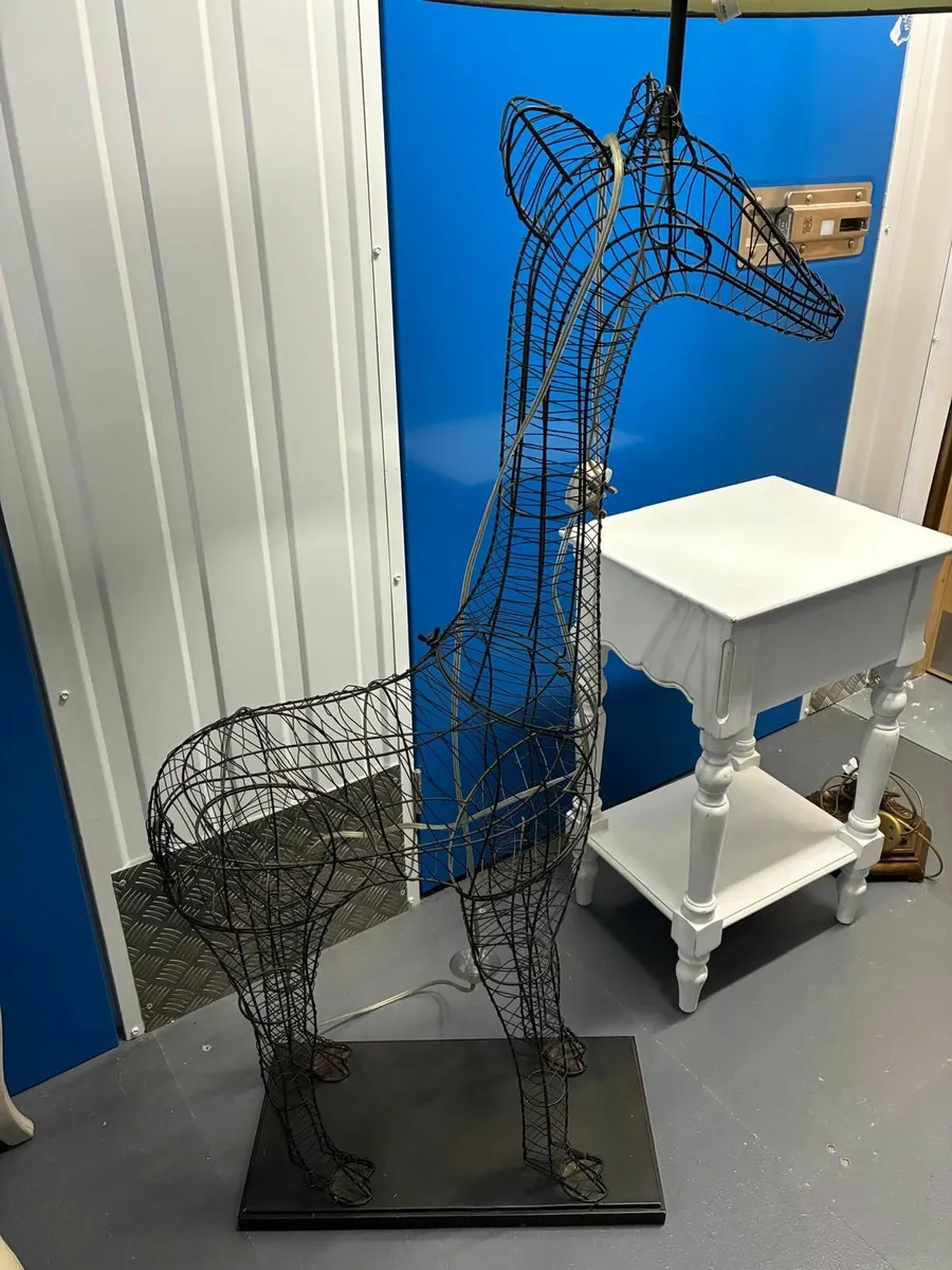 Pottery barn Giraffe Floor lamp - Image 4