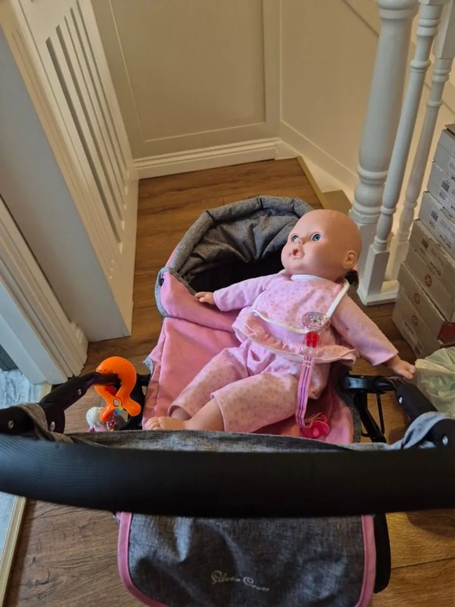Doll and pram - Image 3