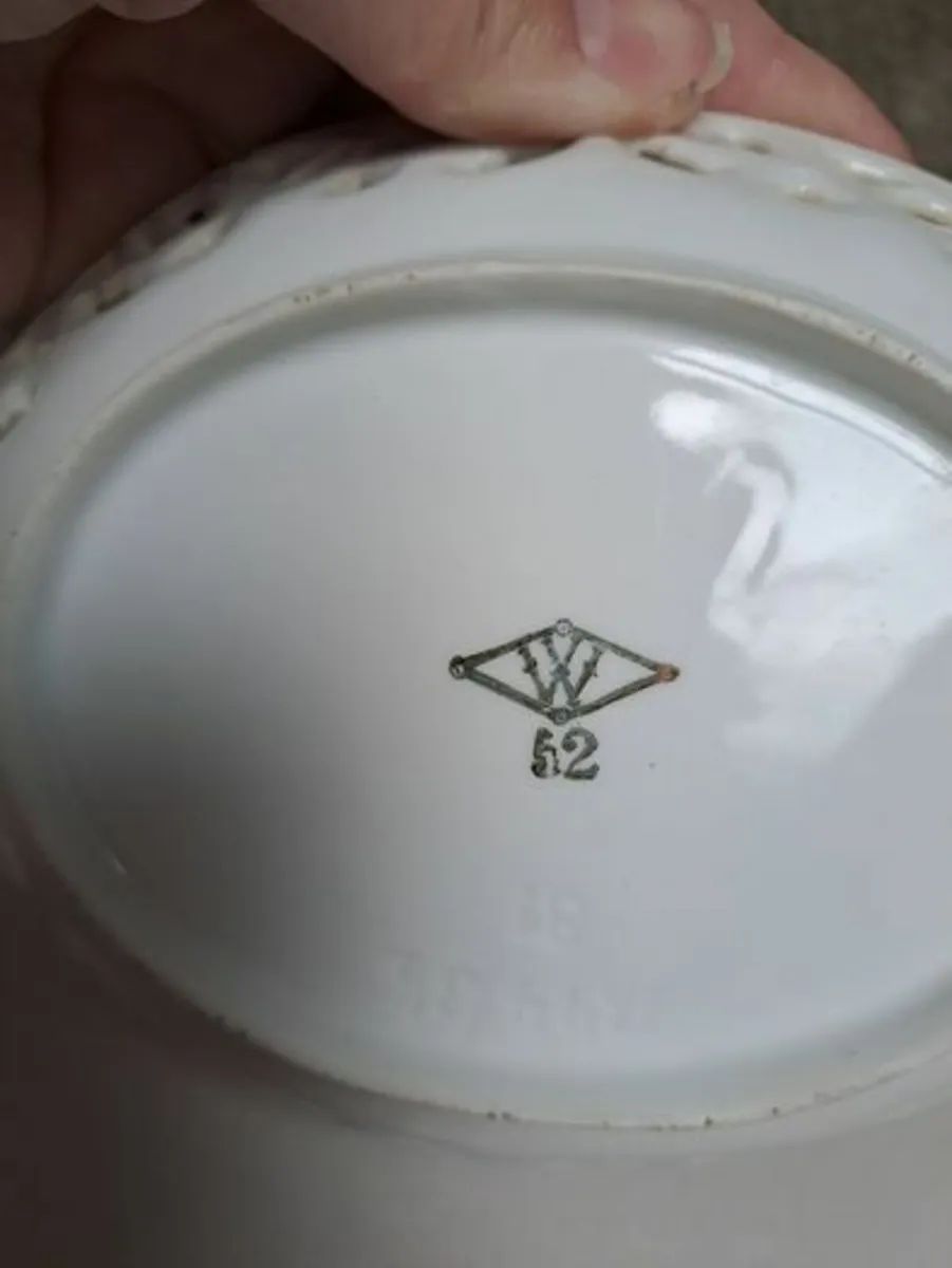 Vintage small fruit bowl - Image 4