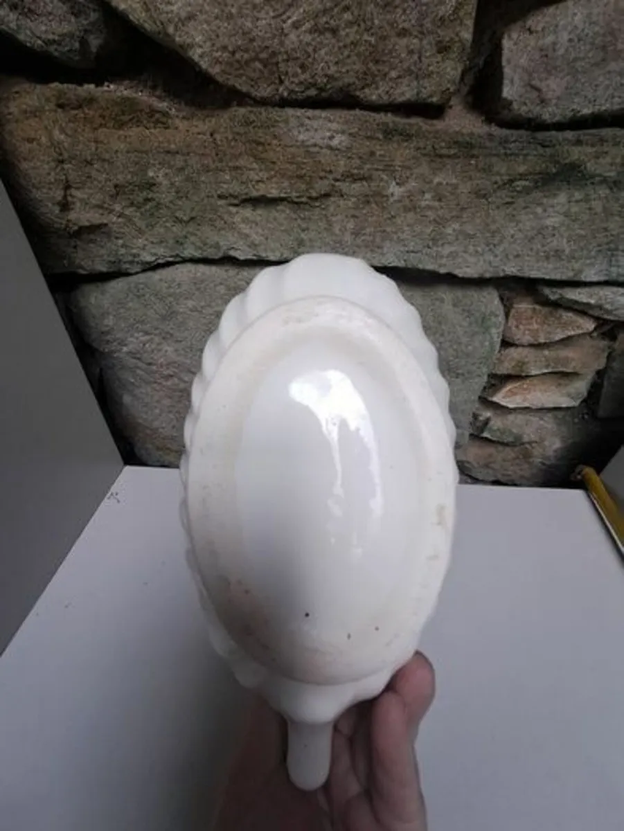 Large ivory gravy jug - Image 4