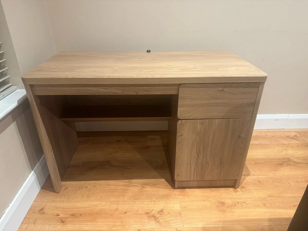 Madison light oak desk - Image 1