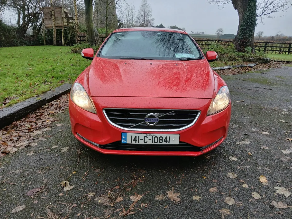 Volvo V40 Diesel NCT 05/26 Taxed 12/25 - Image 2