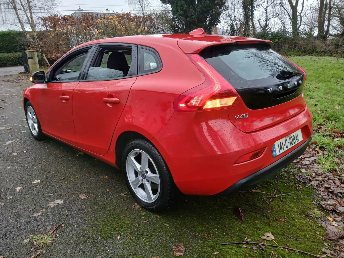 Volvo V40 Diesel NCT 05/26 Taxed 12/25 - Image 4