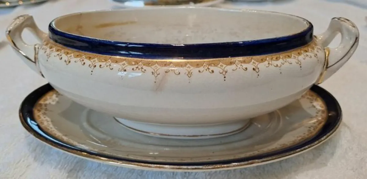 Vintage Soho Pottery serving bowl - Image 1