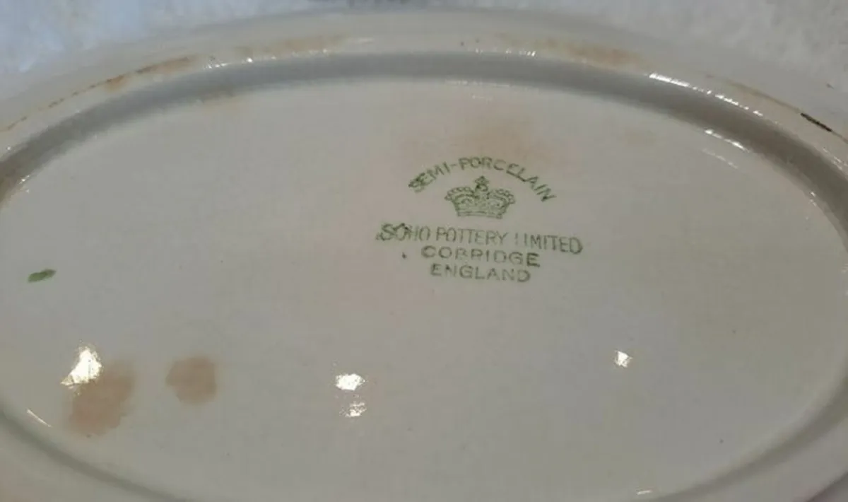 Vintage Soho Pottery serving bowl - Image 3