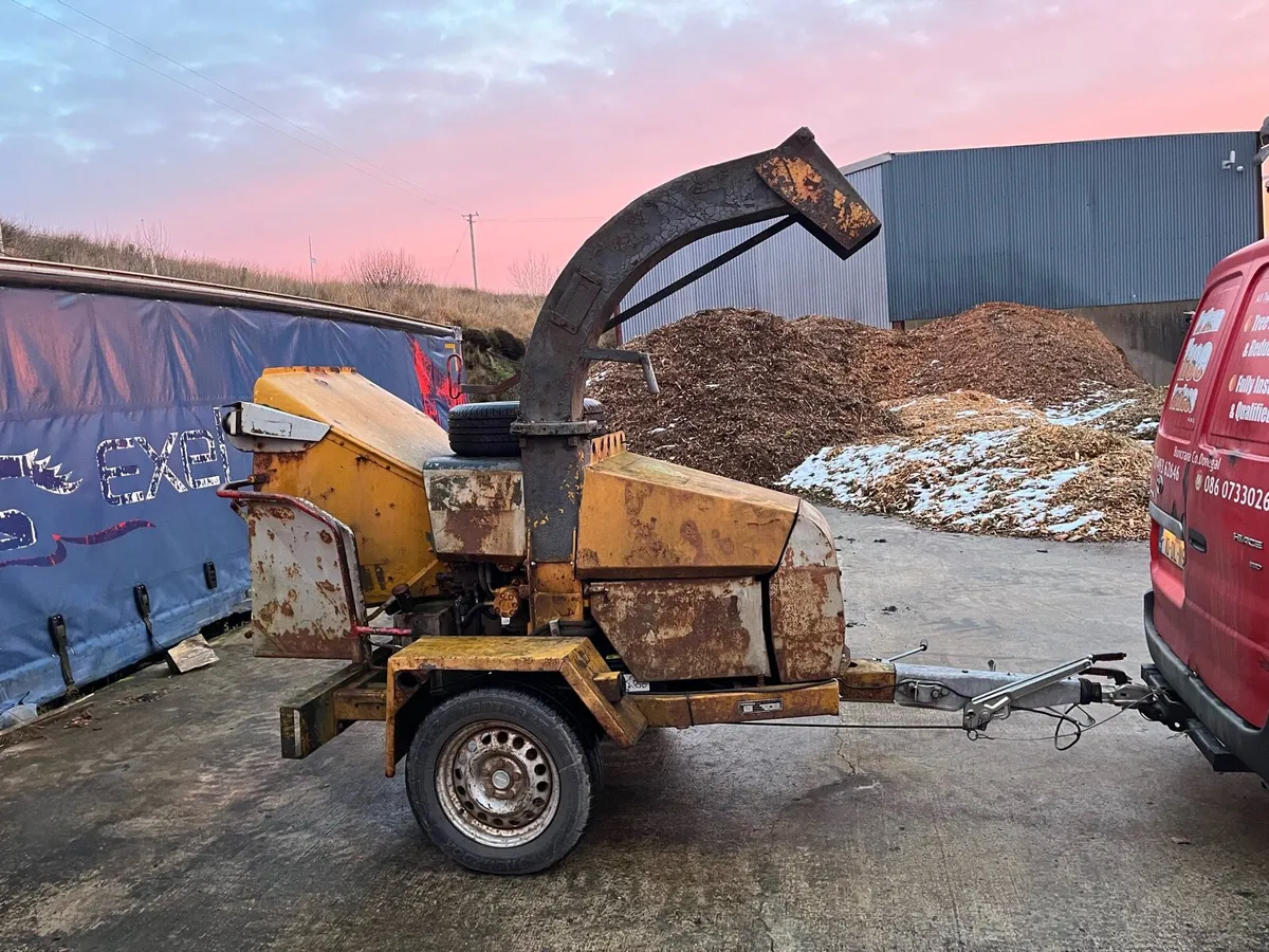 Schleisling 220 woodchipper - Image 3
