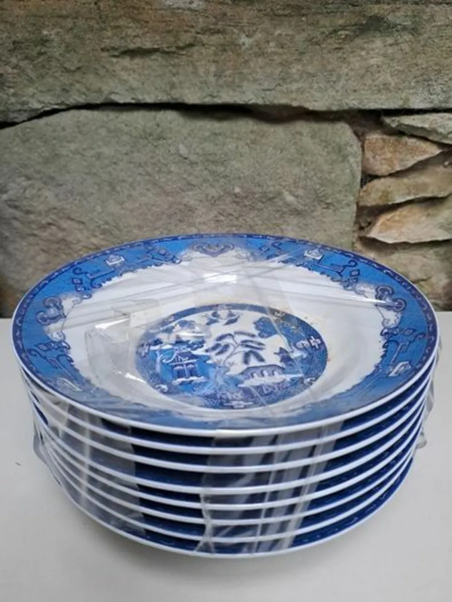 Royal Norfolk 40 piece dinner set - Image 1