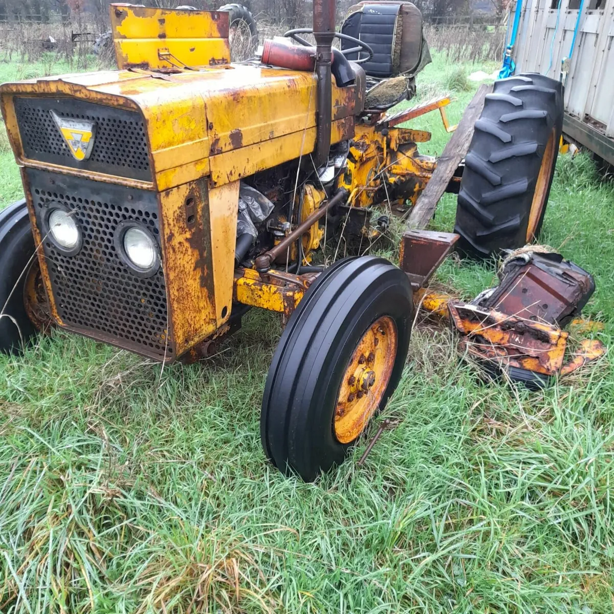 Farm Clearance Tractors Fiat, Deutz,MF 0852018651 - Image 3