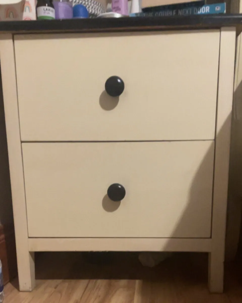 Bedroom furniture - Image 4