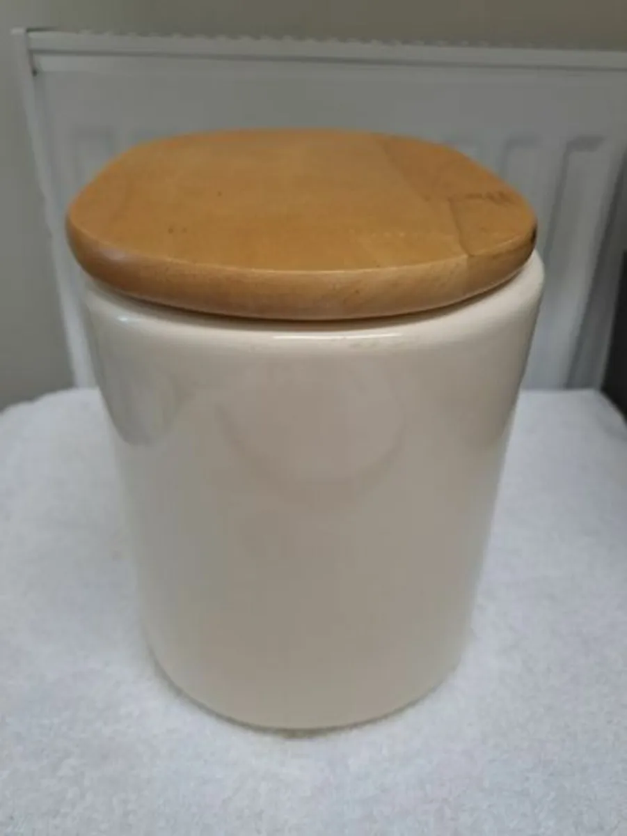 Vintage Mindy Brownes biscuit container - Image 2