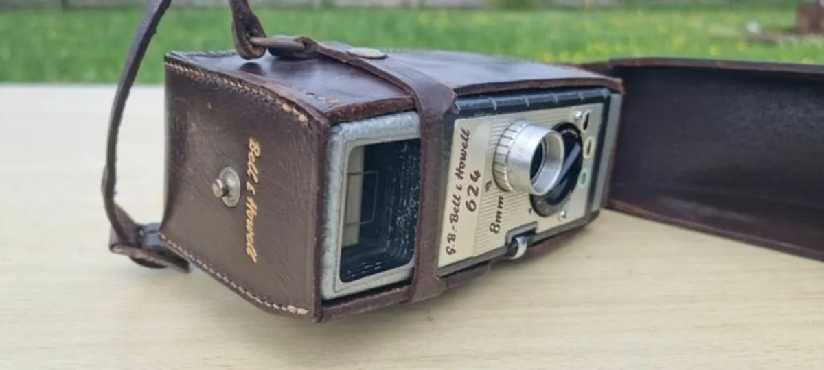 Bell & Howell 624 8mm cine camera - Image 2