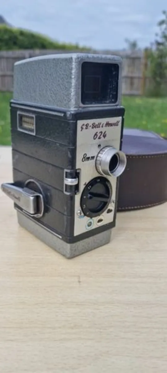 Bell & Howell 624 8mm cine camera - Image 3