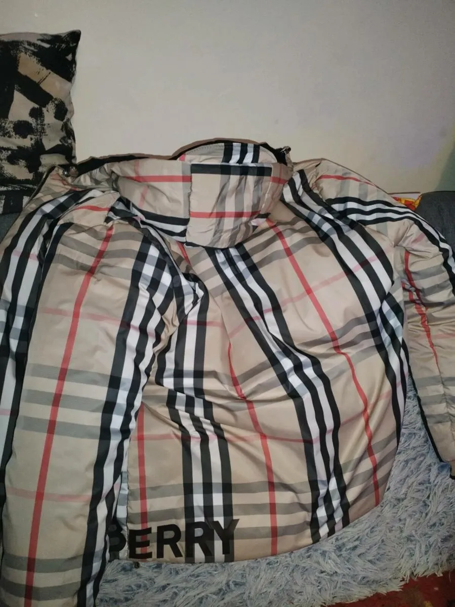 Burberry reversible jacket - Image 3