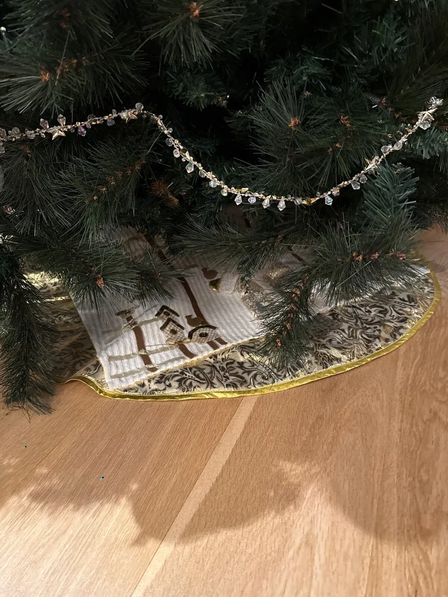 Decorated  7.5 ft Christmas Tree with lights - Image 2