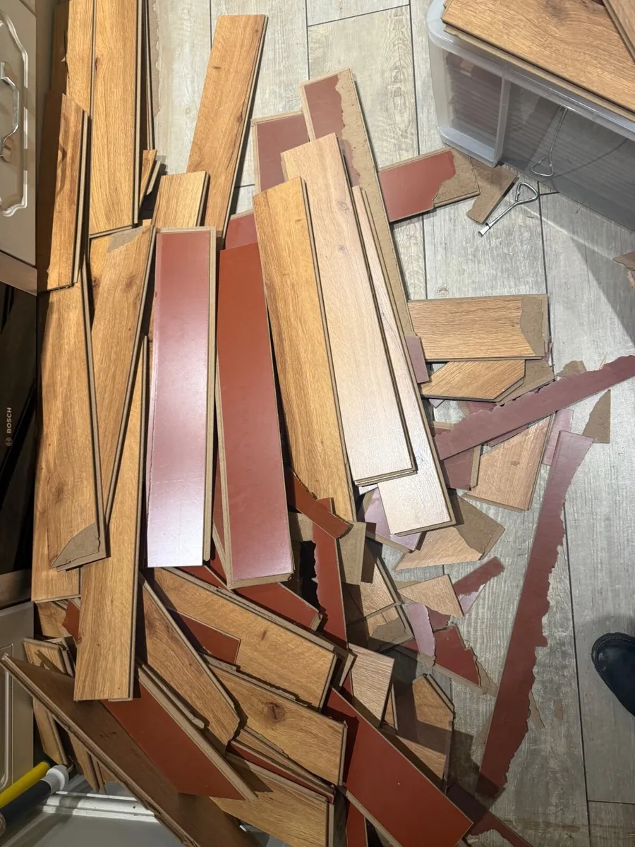 Free used laminate herringbone - Image 1