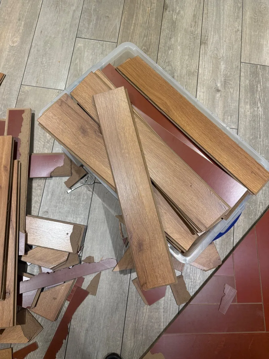 Free used laminate herringbone - Image 2