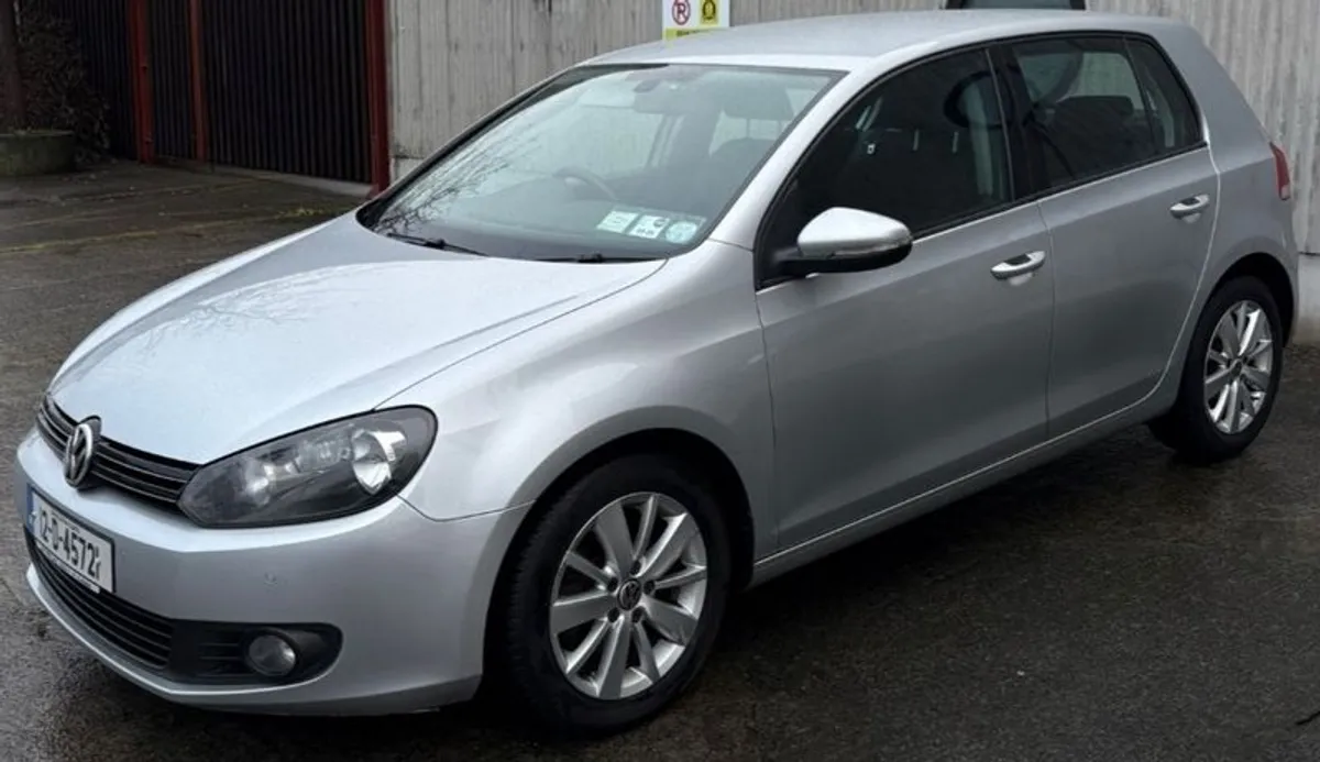 2012 Volkswagen Golf - Image 2