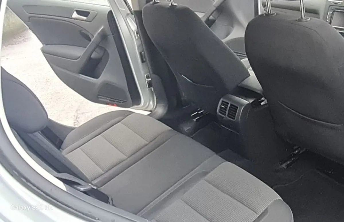 2012 Volkswagen Golf - Image 4