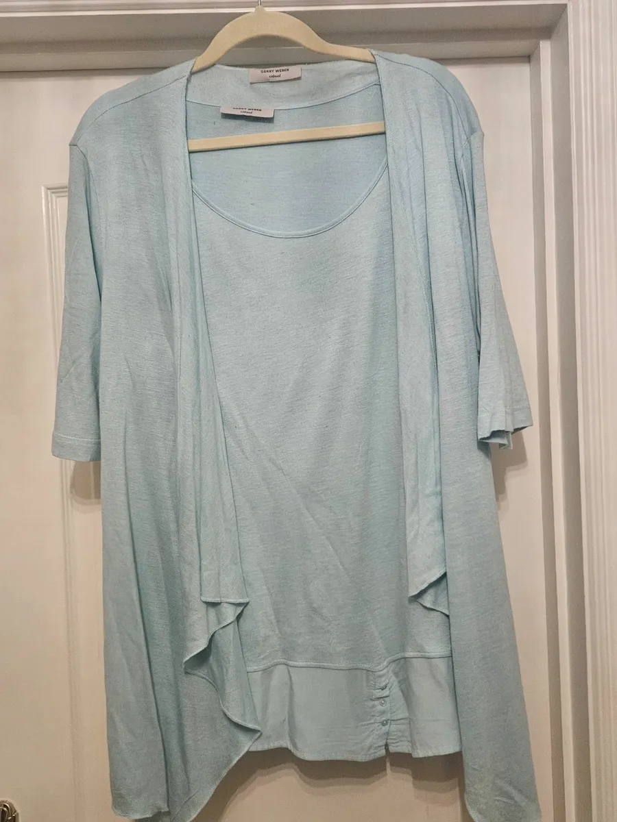 Blue top with matching cardigan - Image 3