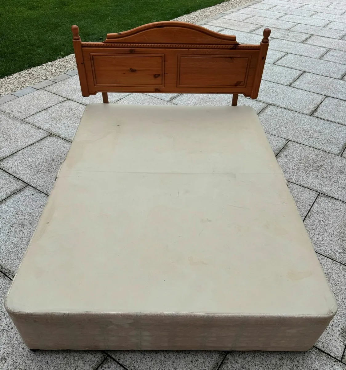 4' 6" Divan Base and Headboard - Image 1