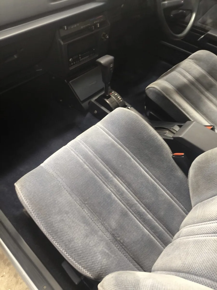Toyota carina 1987 - Image 4