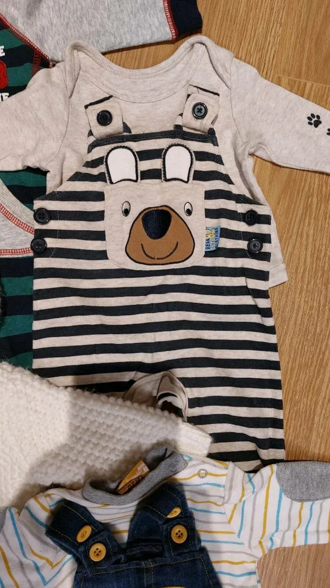 Baby clothes bundle - Image 4