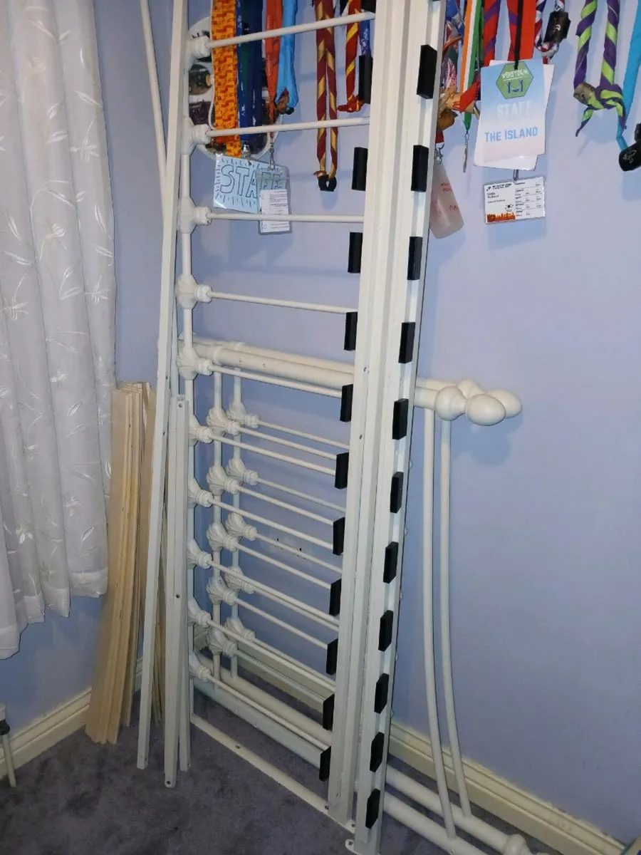 Day Bed (Julian Bowen) - Image 3