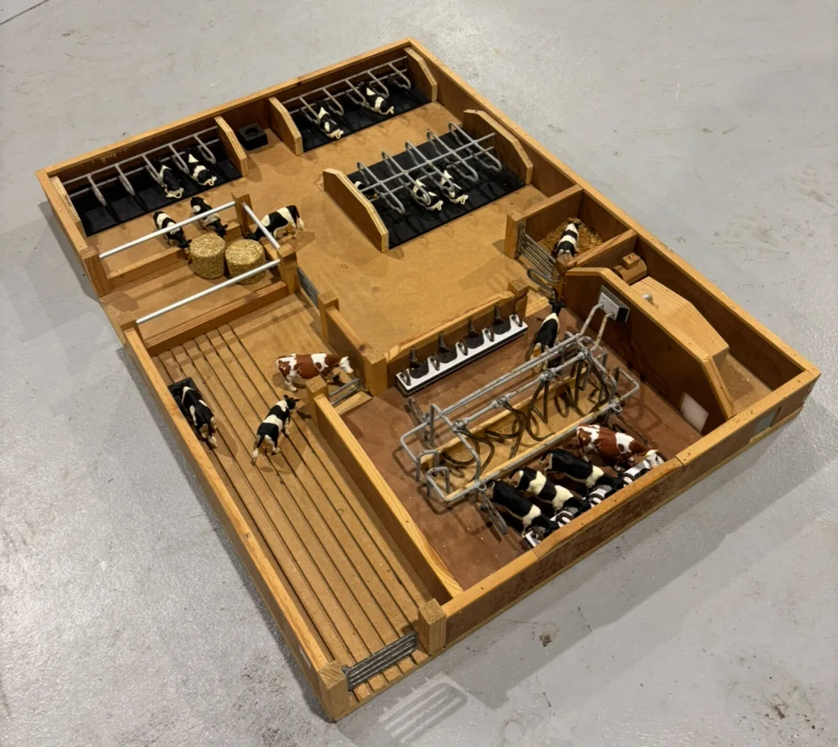 Toy farm sheds - Image 3