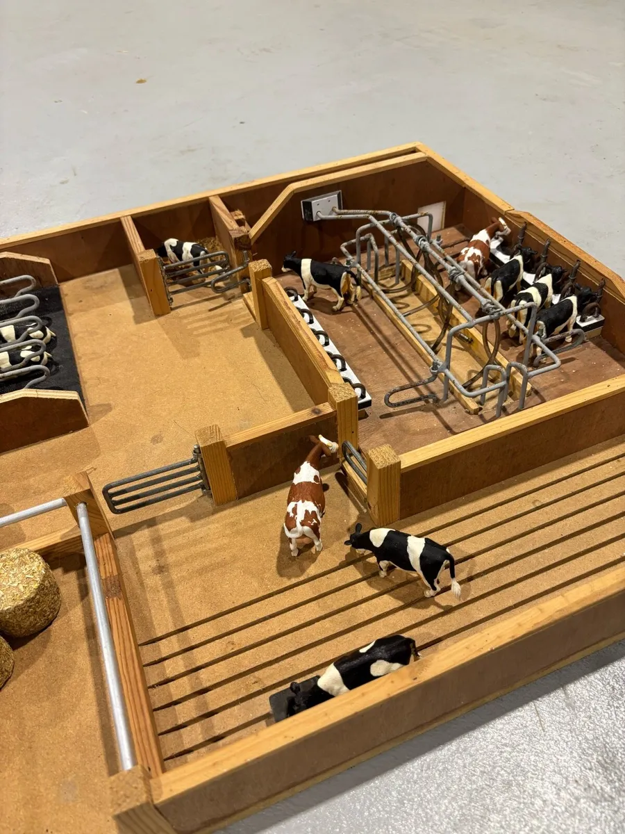 Toy farm sheds - Image 4