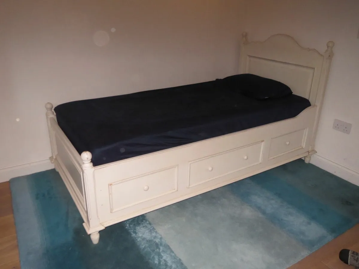 Country Corner solid wood single bed - Image 2