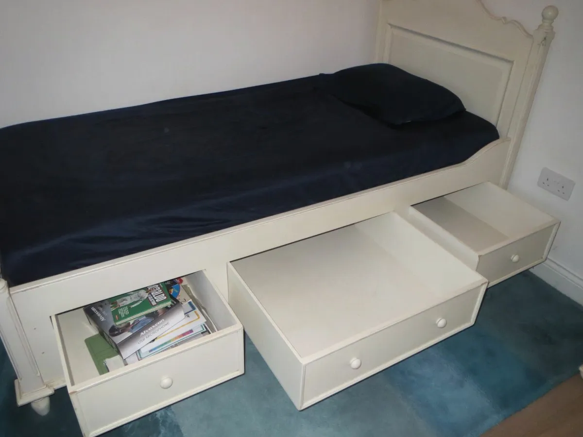 Country Corner solid wood single bed - Image 4