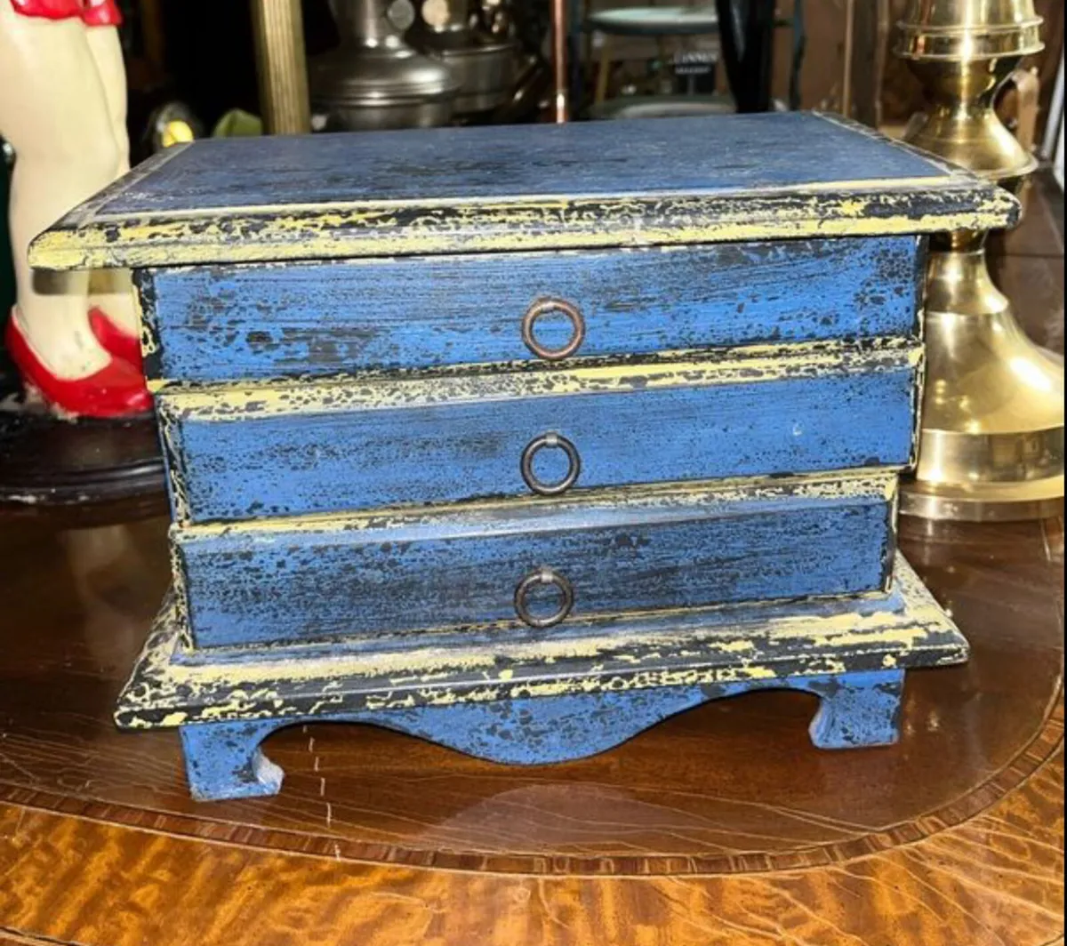 Vintage jewellery box - Image 1