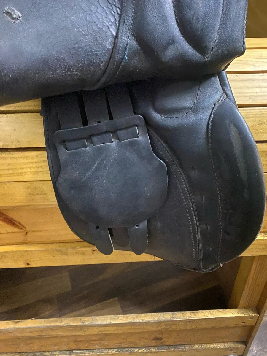 Leather saddle  Pagony 16” - Image 3
