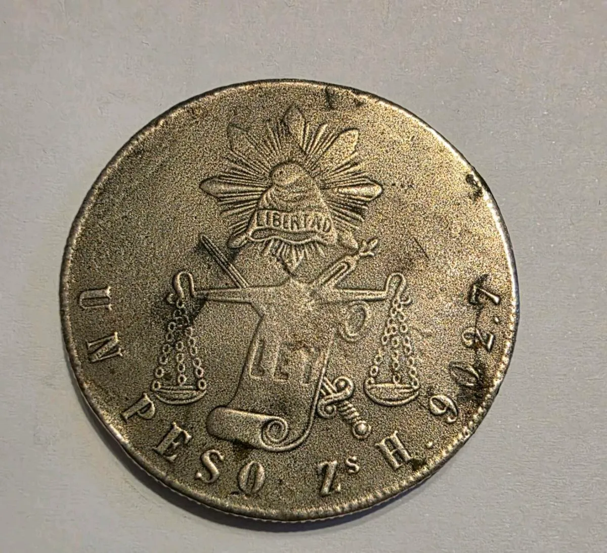 1870 mexican un peso - Image 1