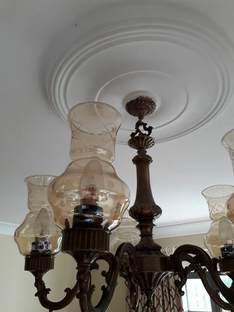 chandalier Globe - Image 1