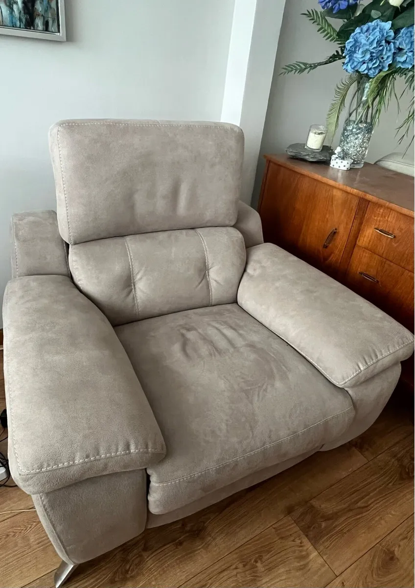 Electric reclining armchair - Image 3